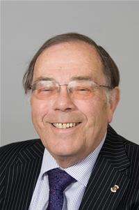 Profile image for Councillor Stuart Earl